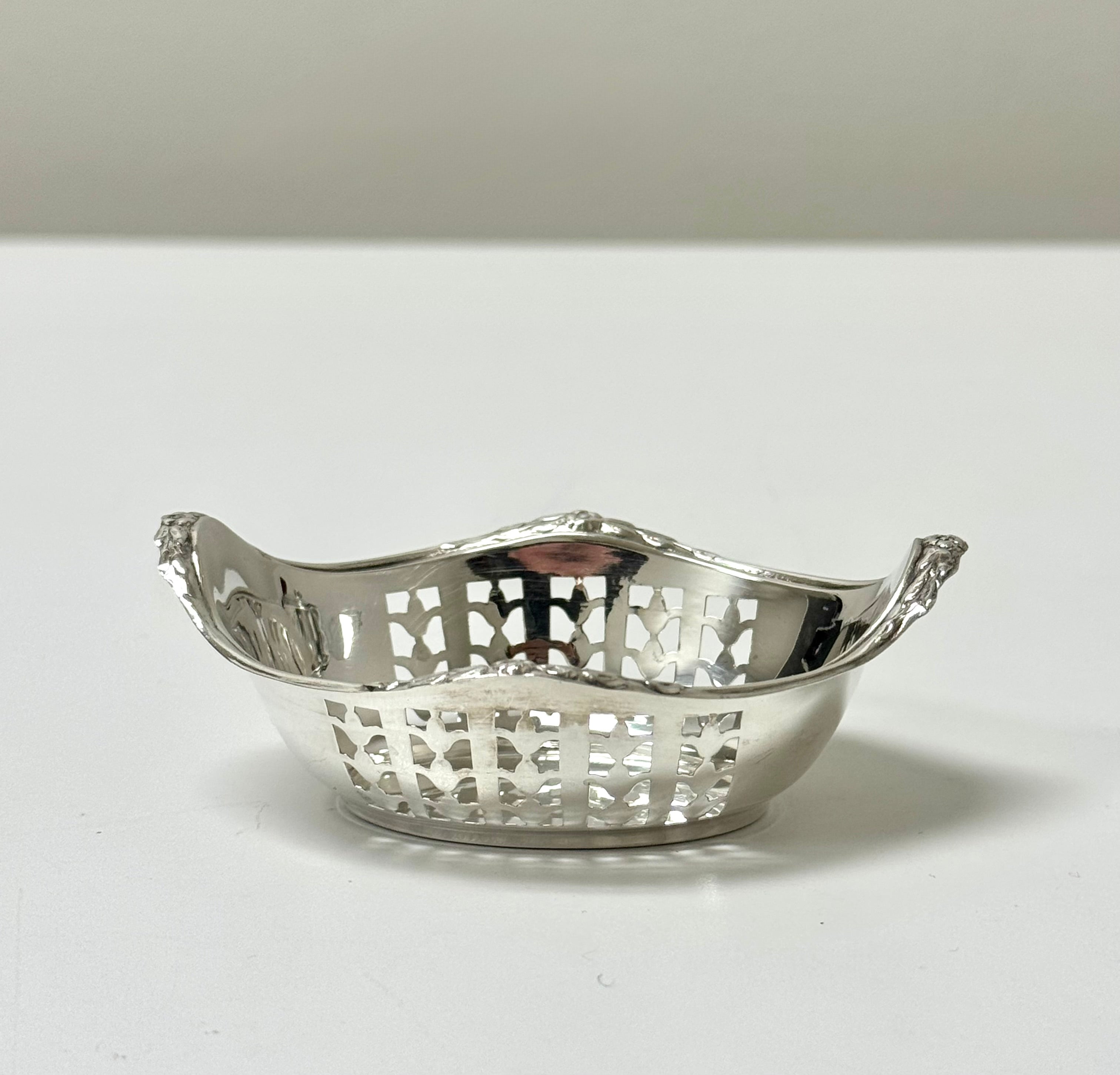 RODEN BROS. Sterling Nut Dish
