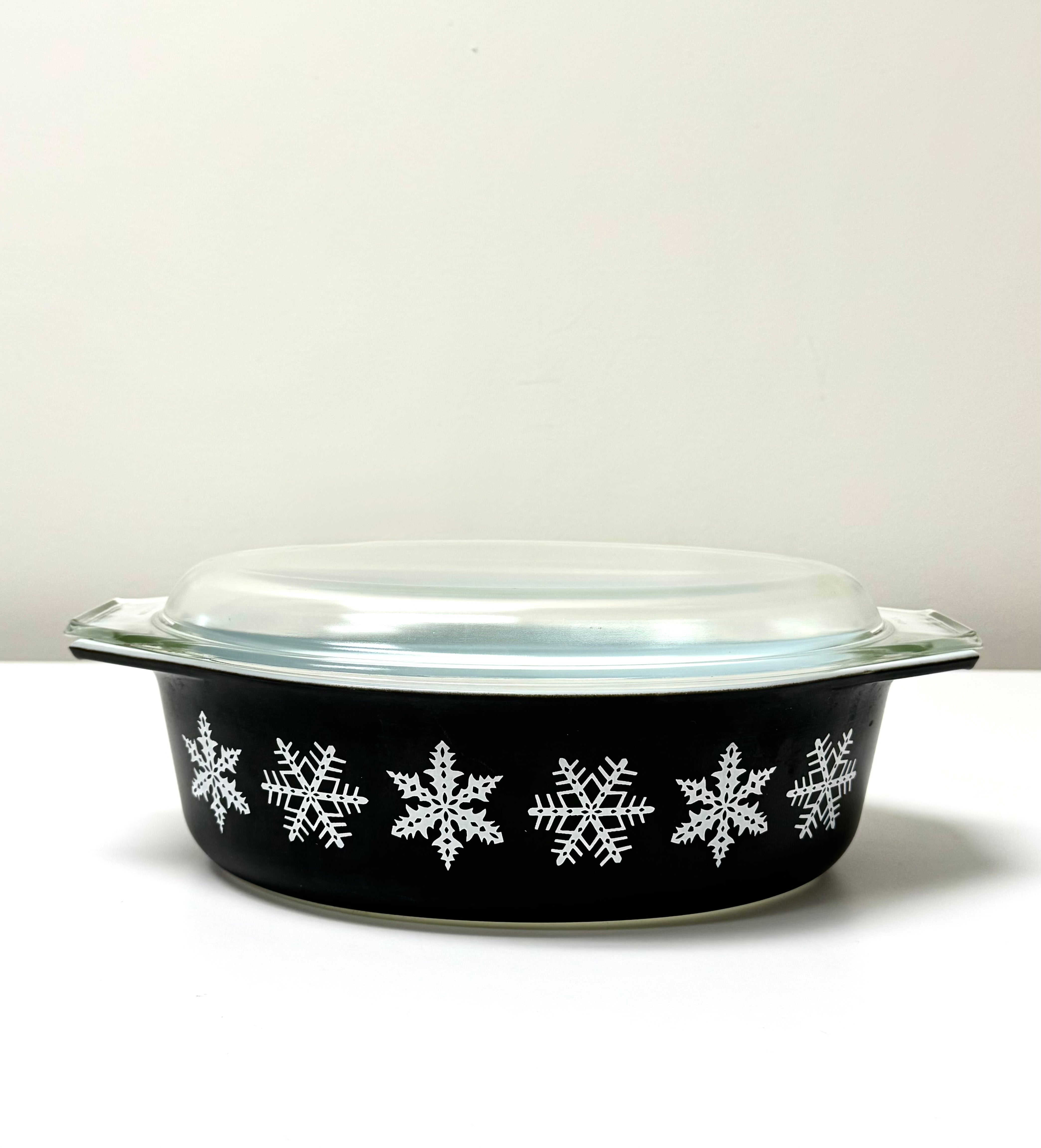 Rare Vintage PYREX Charcoal Black 'Snowflake' 2-1/2QT. Casserole