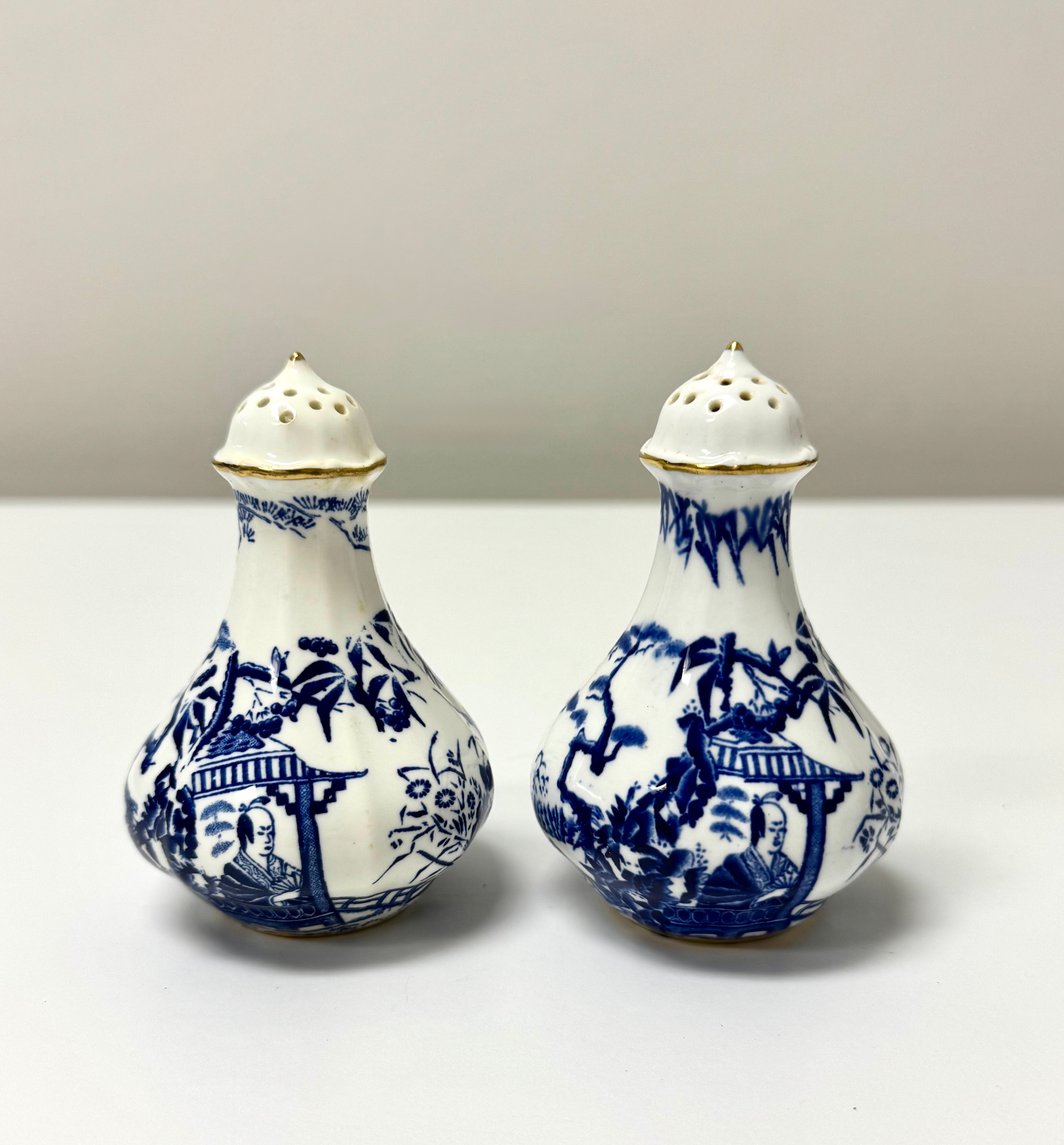 ROYAL CROWN DERBY 'Mikado' Salt & Pepper