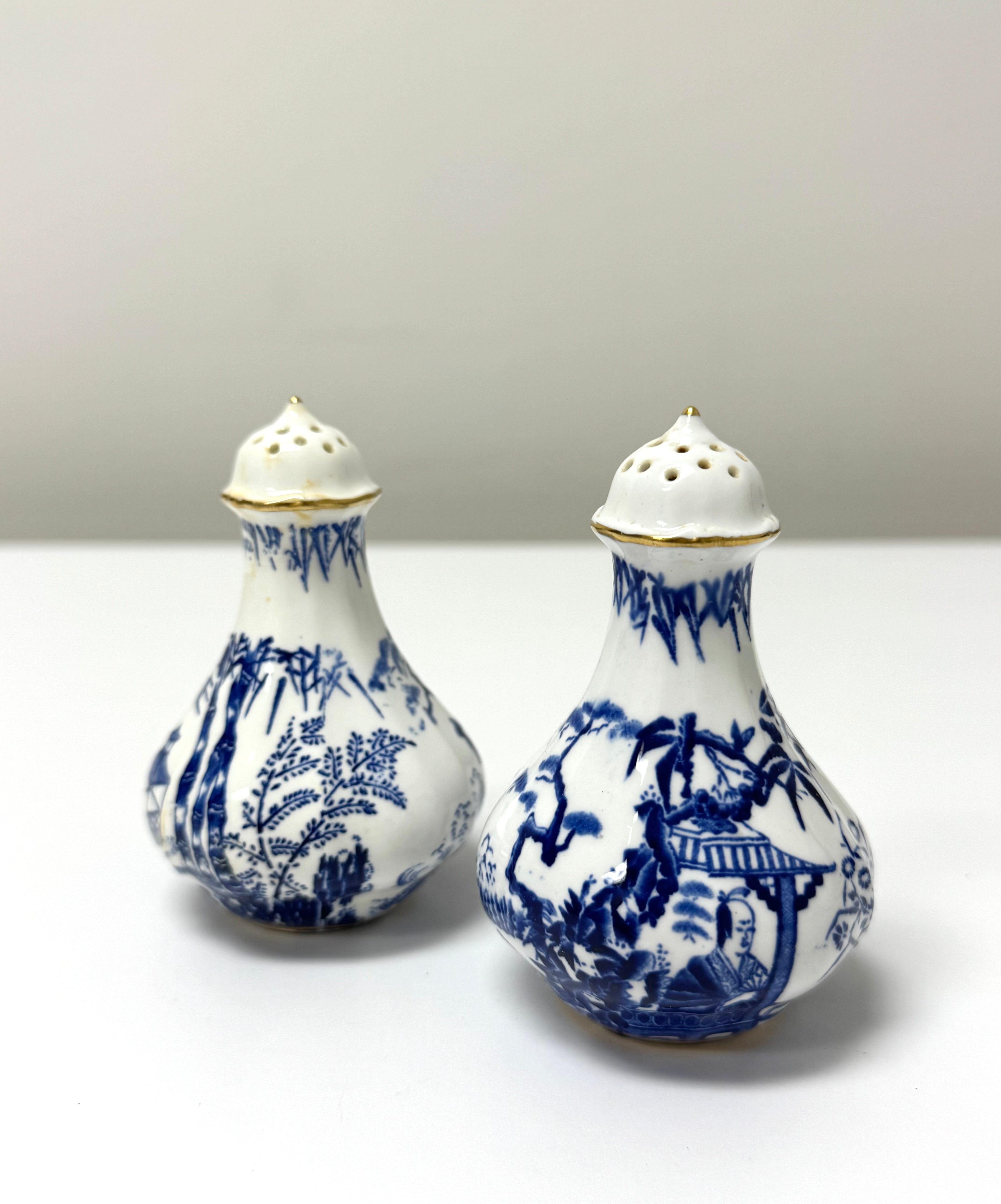 ROYAL CROWN DERBY 'Mikado' Salt & Pepper
