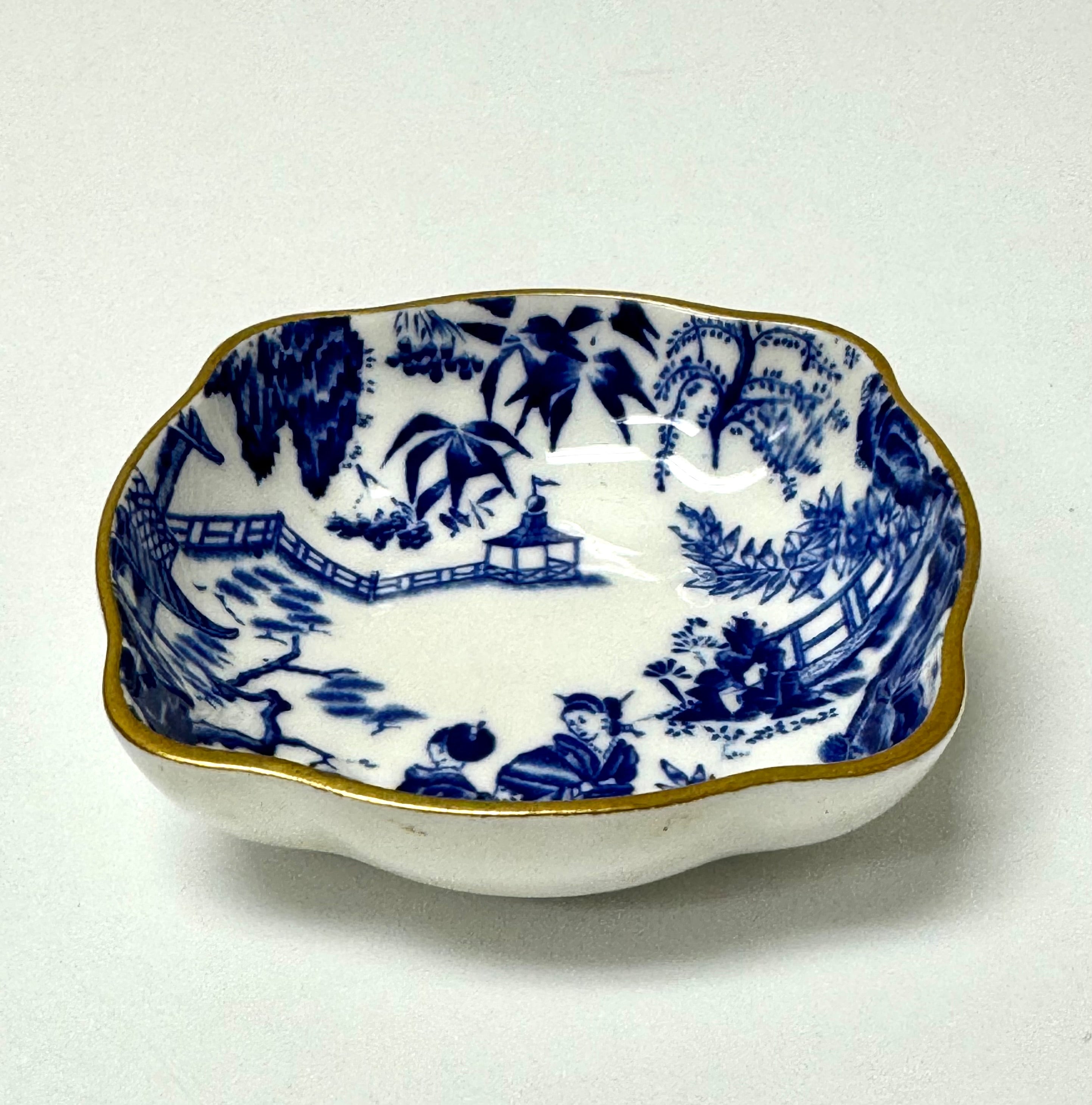 ROYAL CROWN DERBY 'Mikado' Small Square Dish