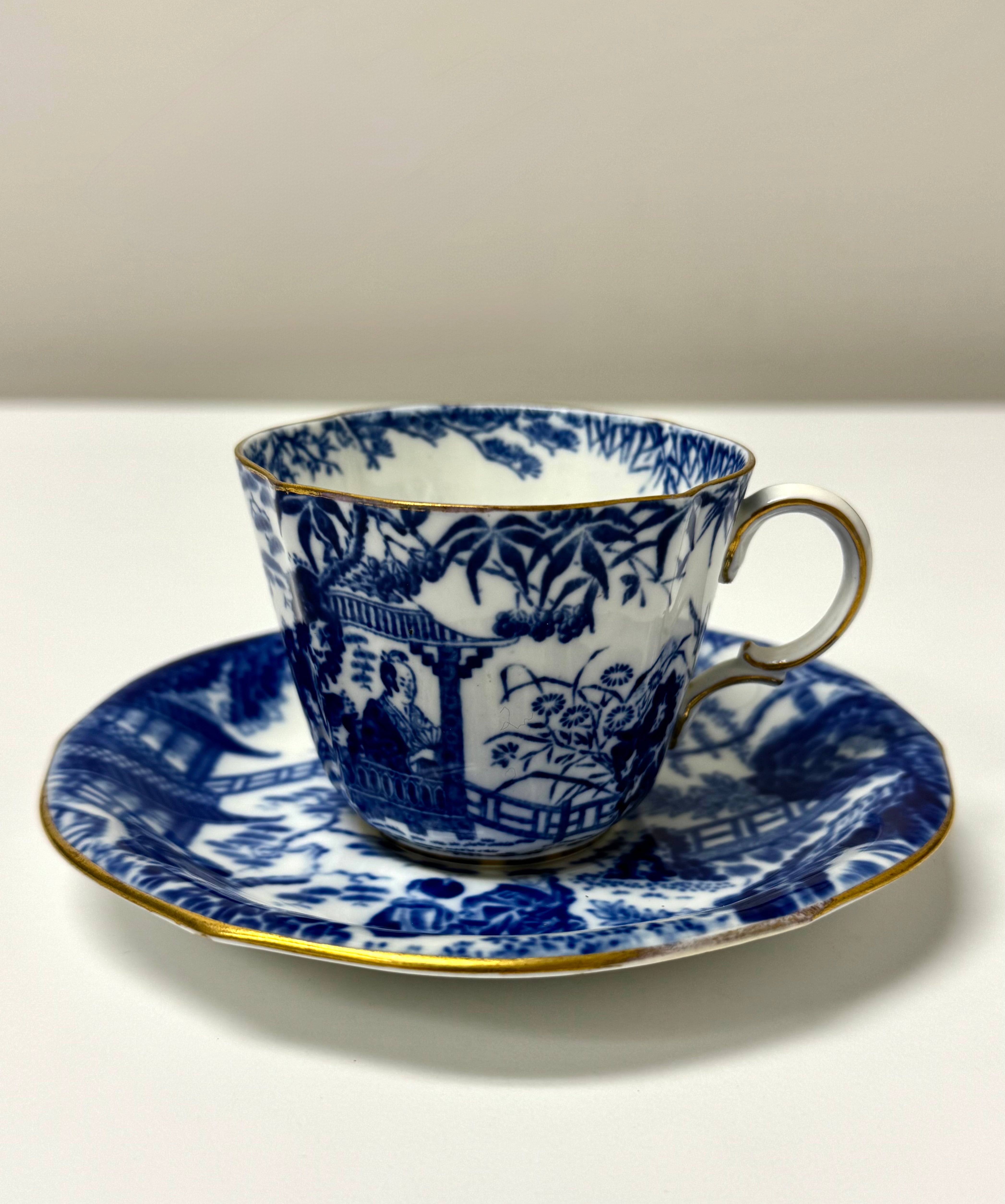 ROYAL CROWN DERBY 'Mikado' Dinnerware Set for 6 Plus