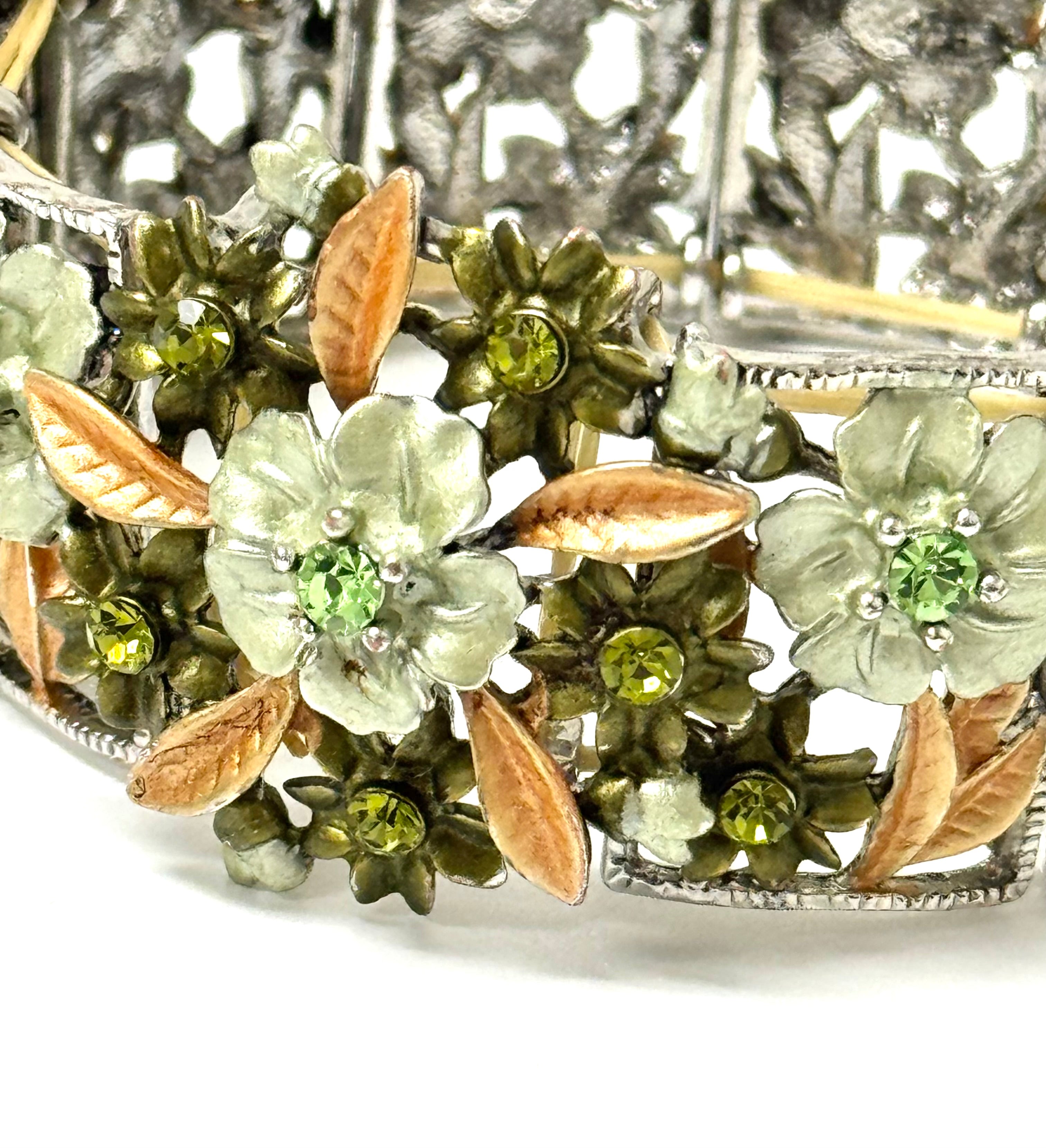 Green Floral & Crystal Stretch Bracelet
