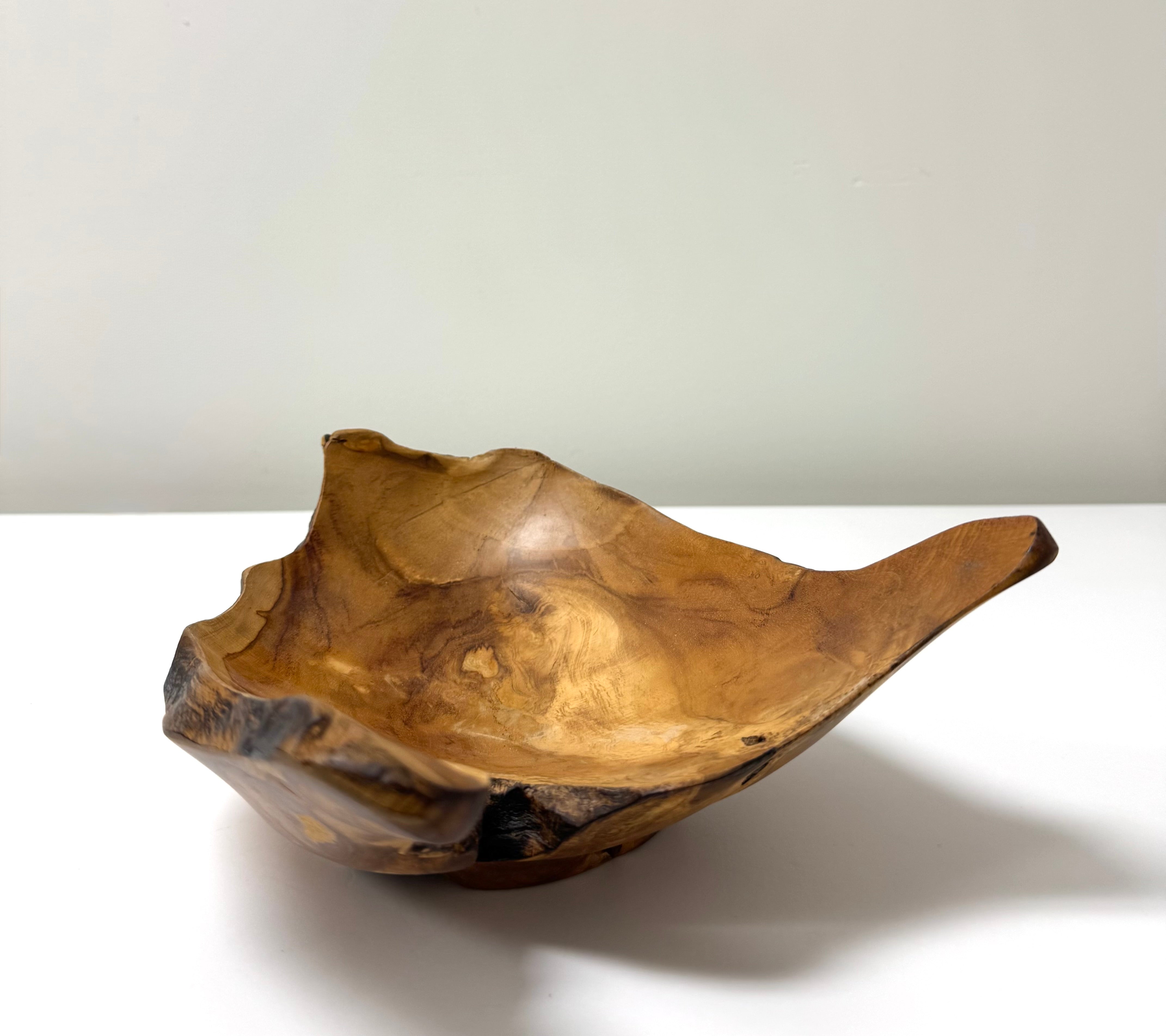 ARTURO SOLANO Hand-turned Live-edge Burl Wood Bowl