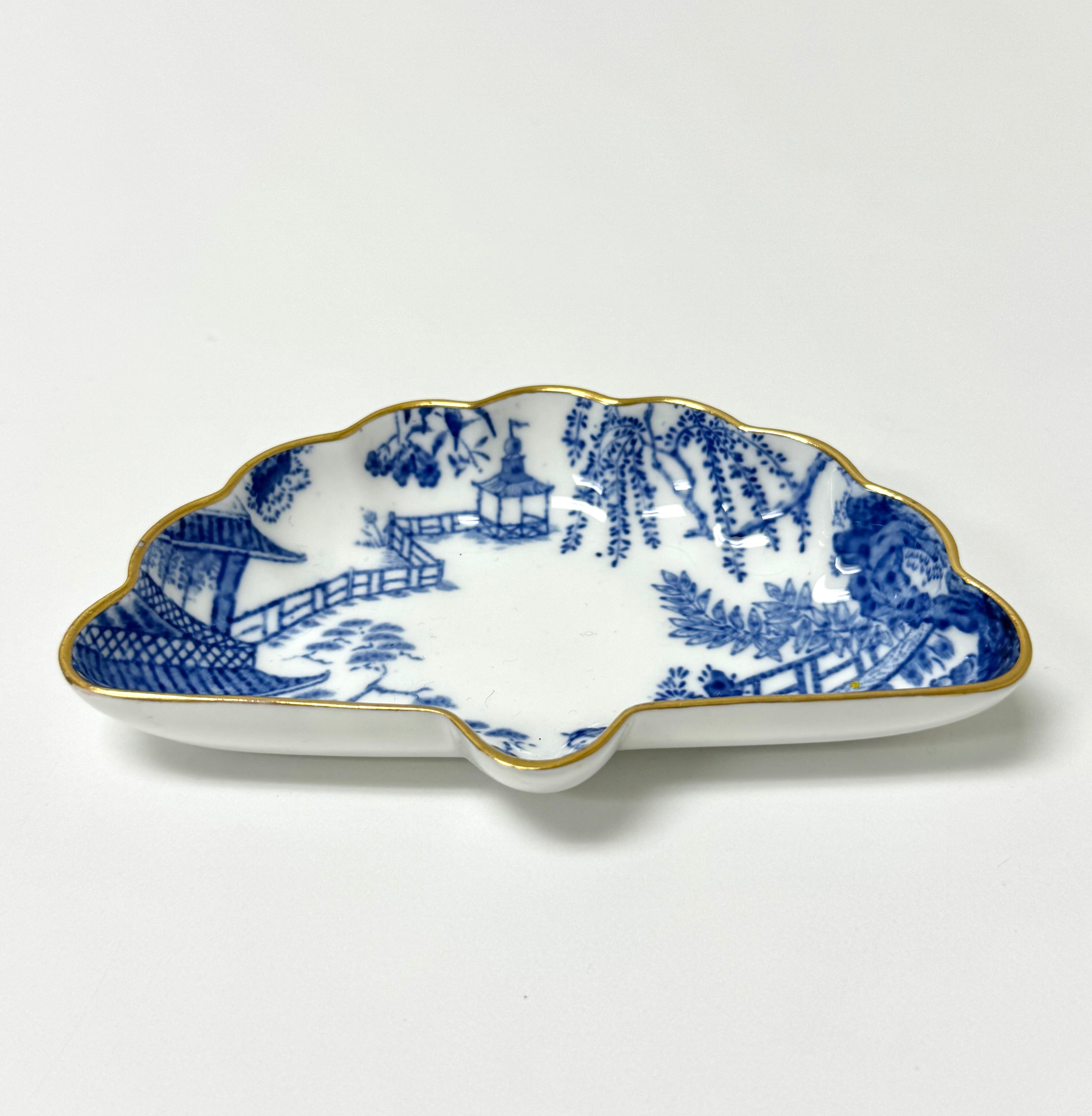 ROYAL CROWN DERBY 'Mikado' Small Fan Dish