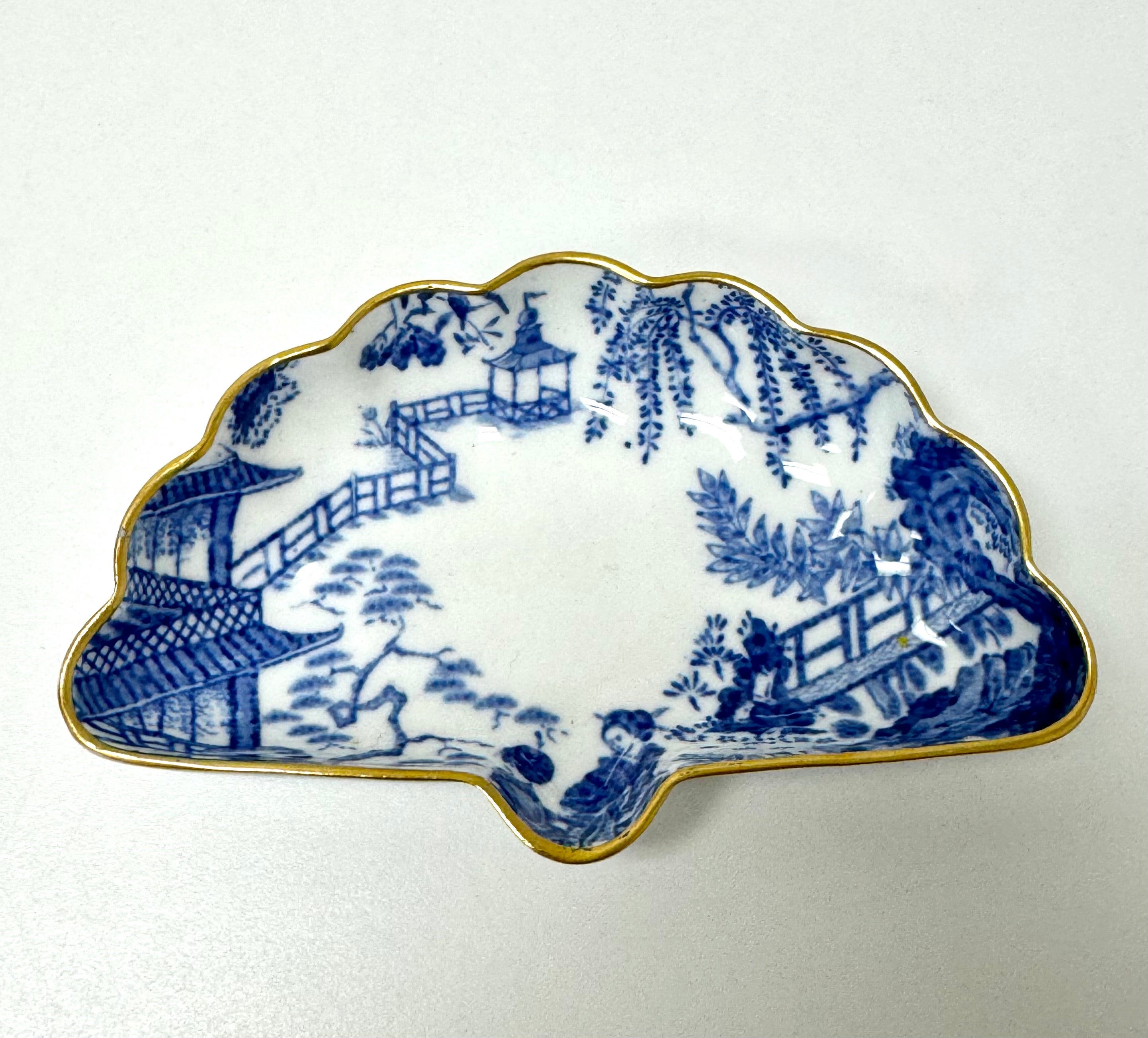 ROYAL CROWN DERBY 'Mikado' Small Fan Dish