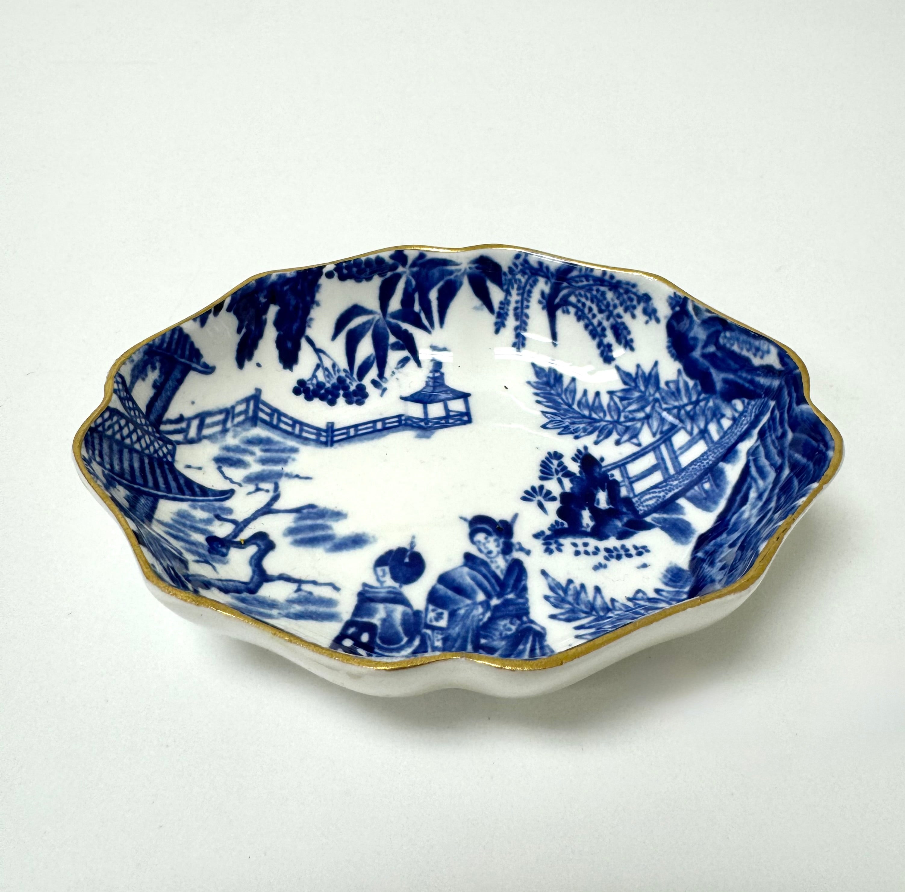 ROYAL CROWN DERBY 'Mikado' Small Oval Dish