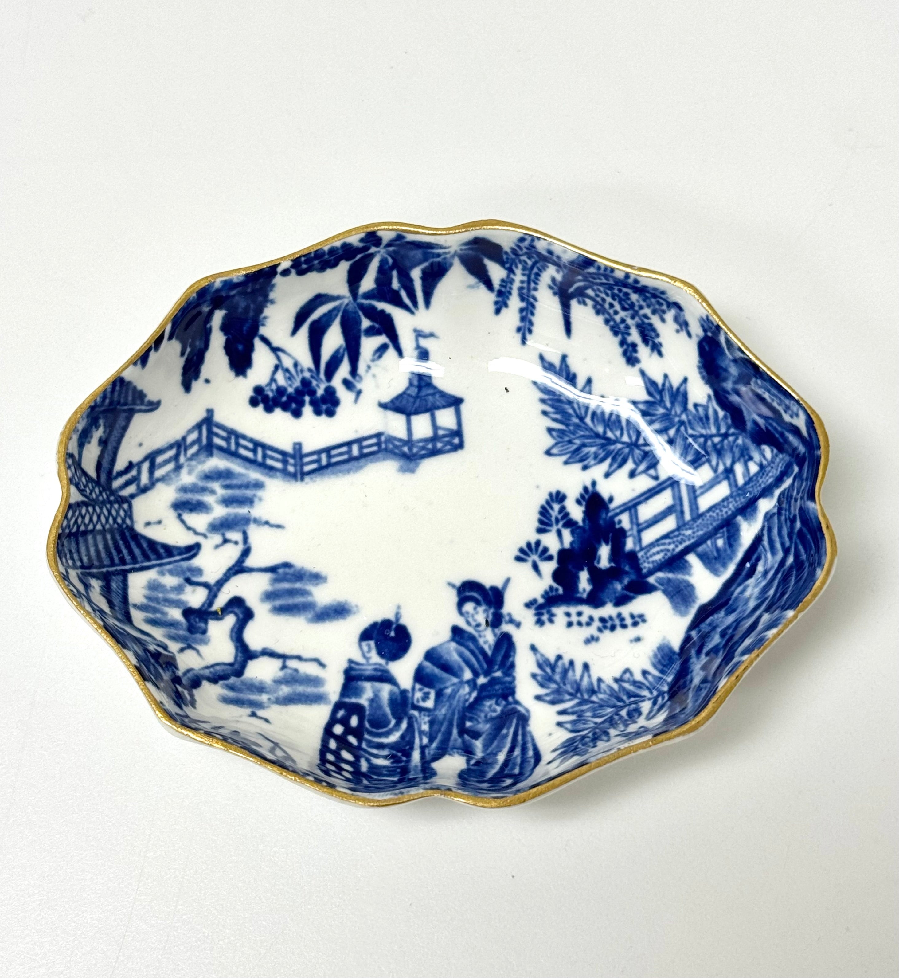 ROYAL CROWN DERBY 'Mikado' Small Oval Dish