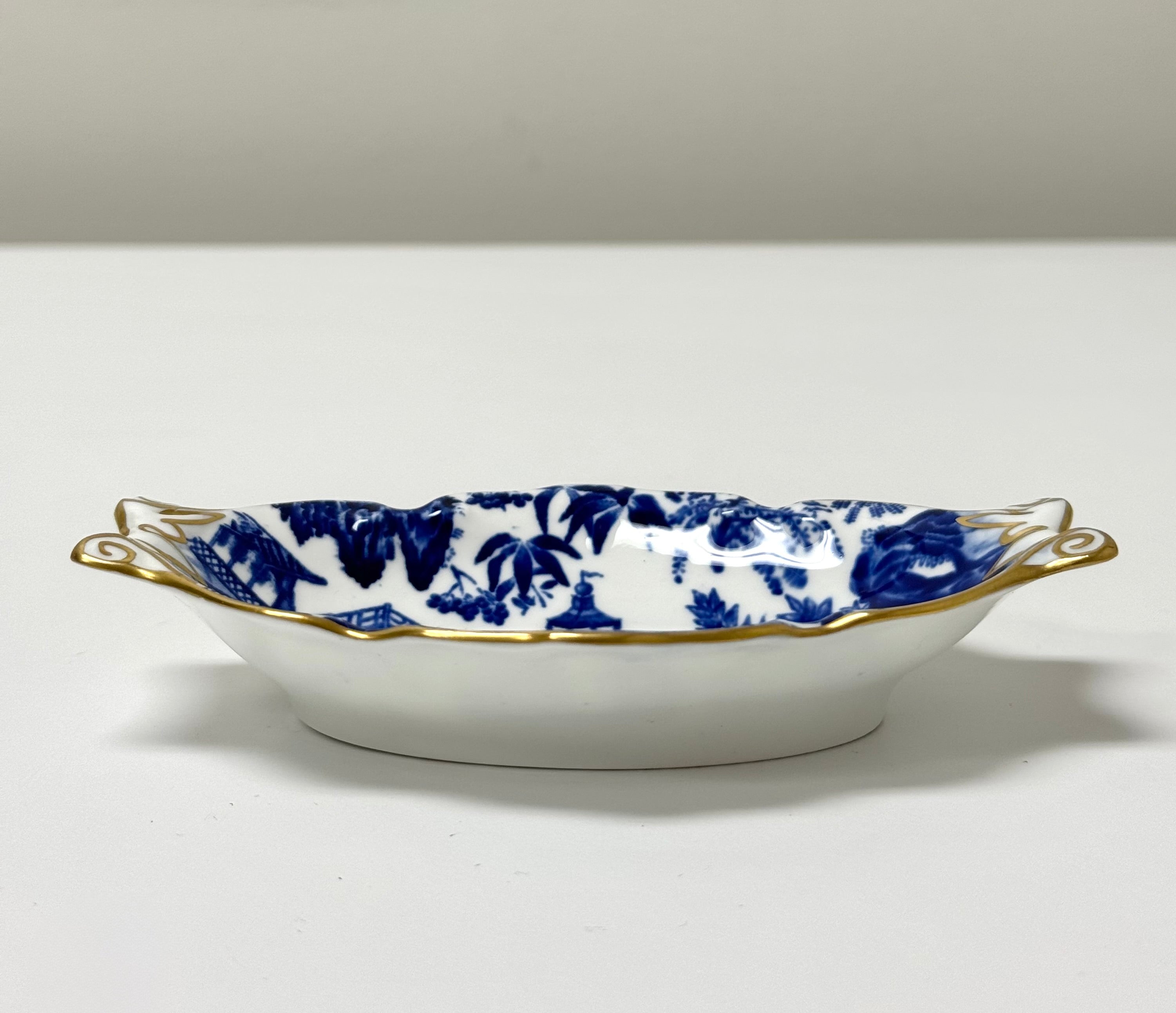ROYAL CROWN DERBY 'Mikado' Small Basket Dish