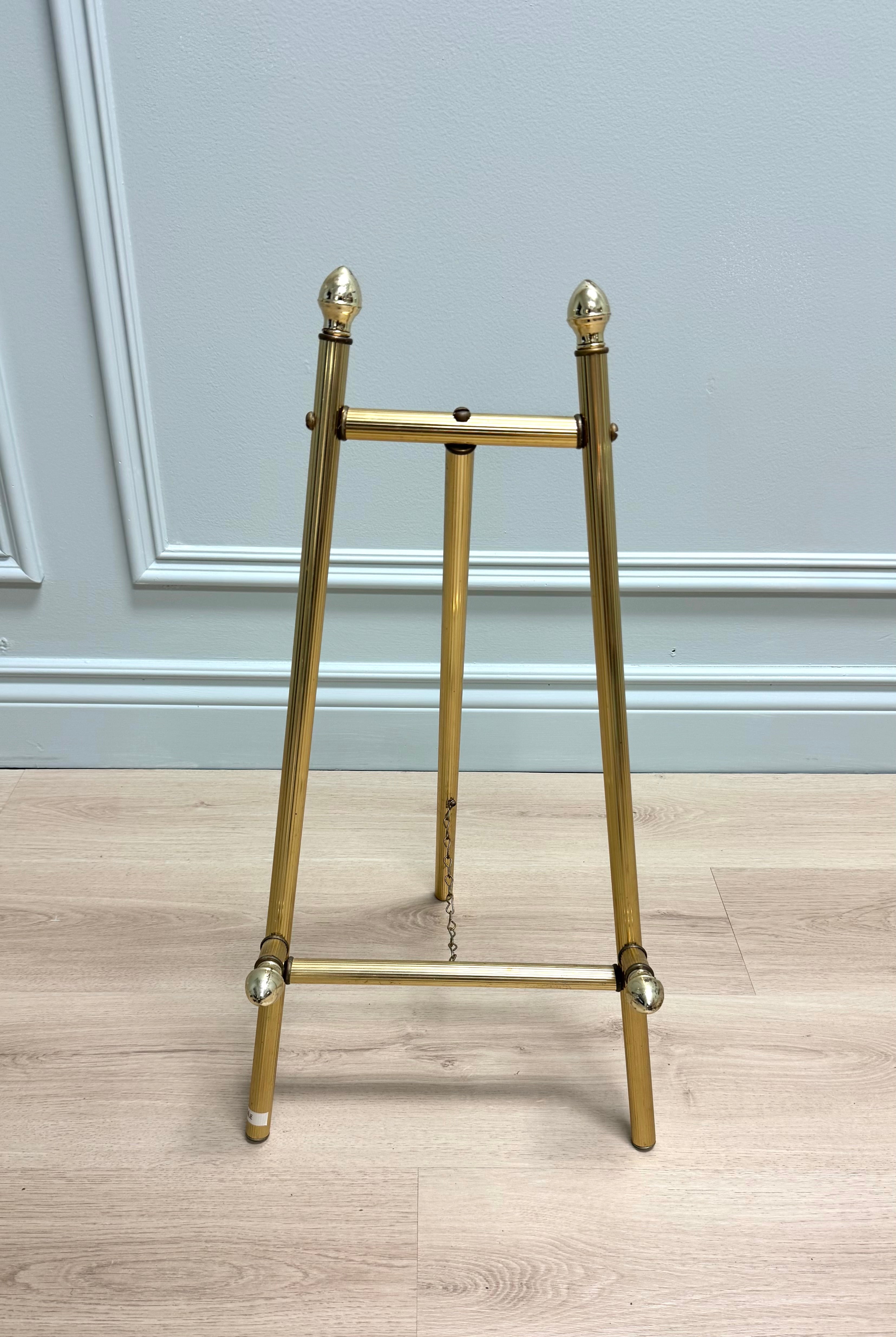 Fluted Brass 25-1/2" Easel