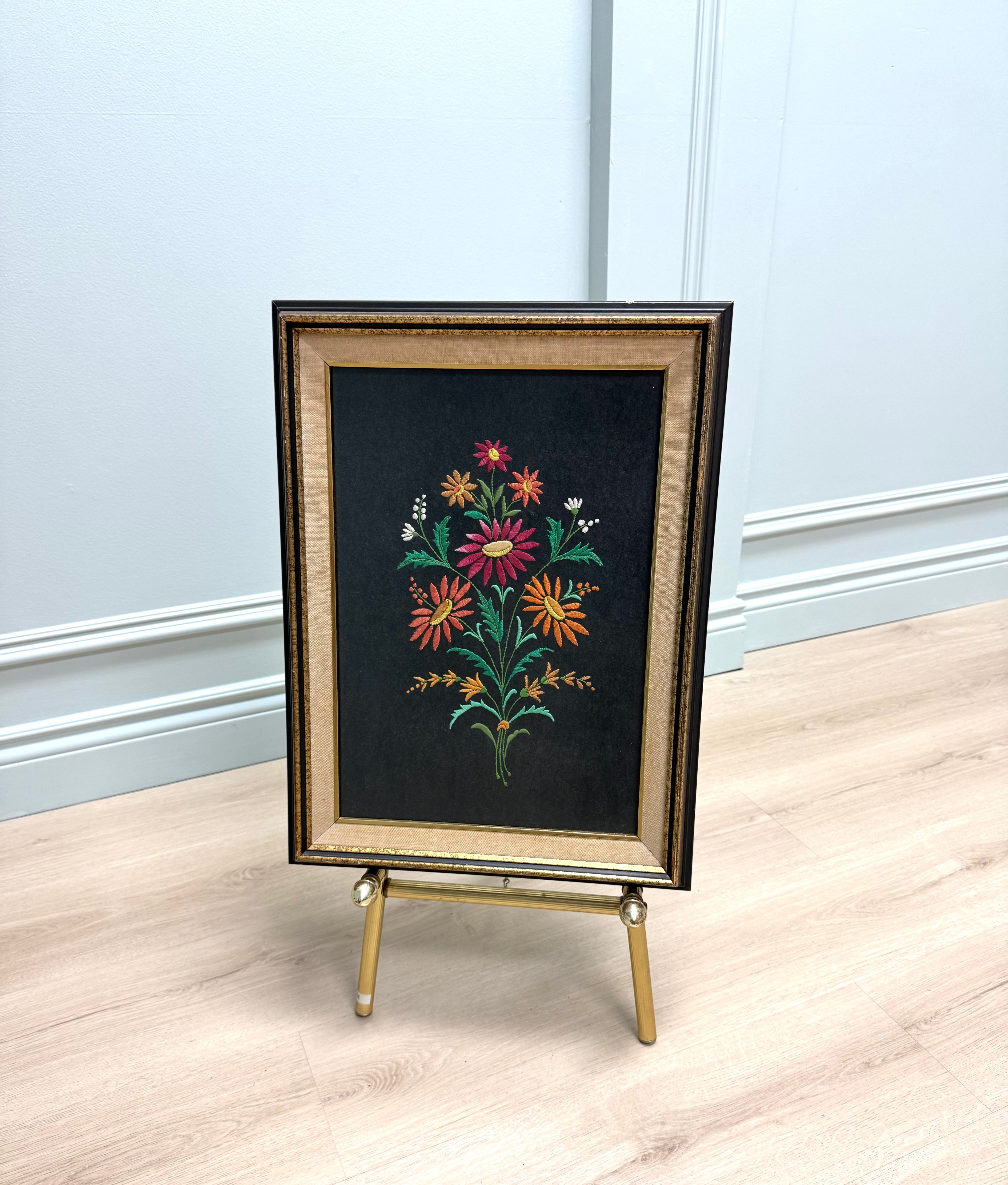 Fluted Brass 25-1/2" Easel