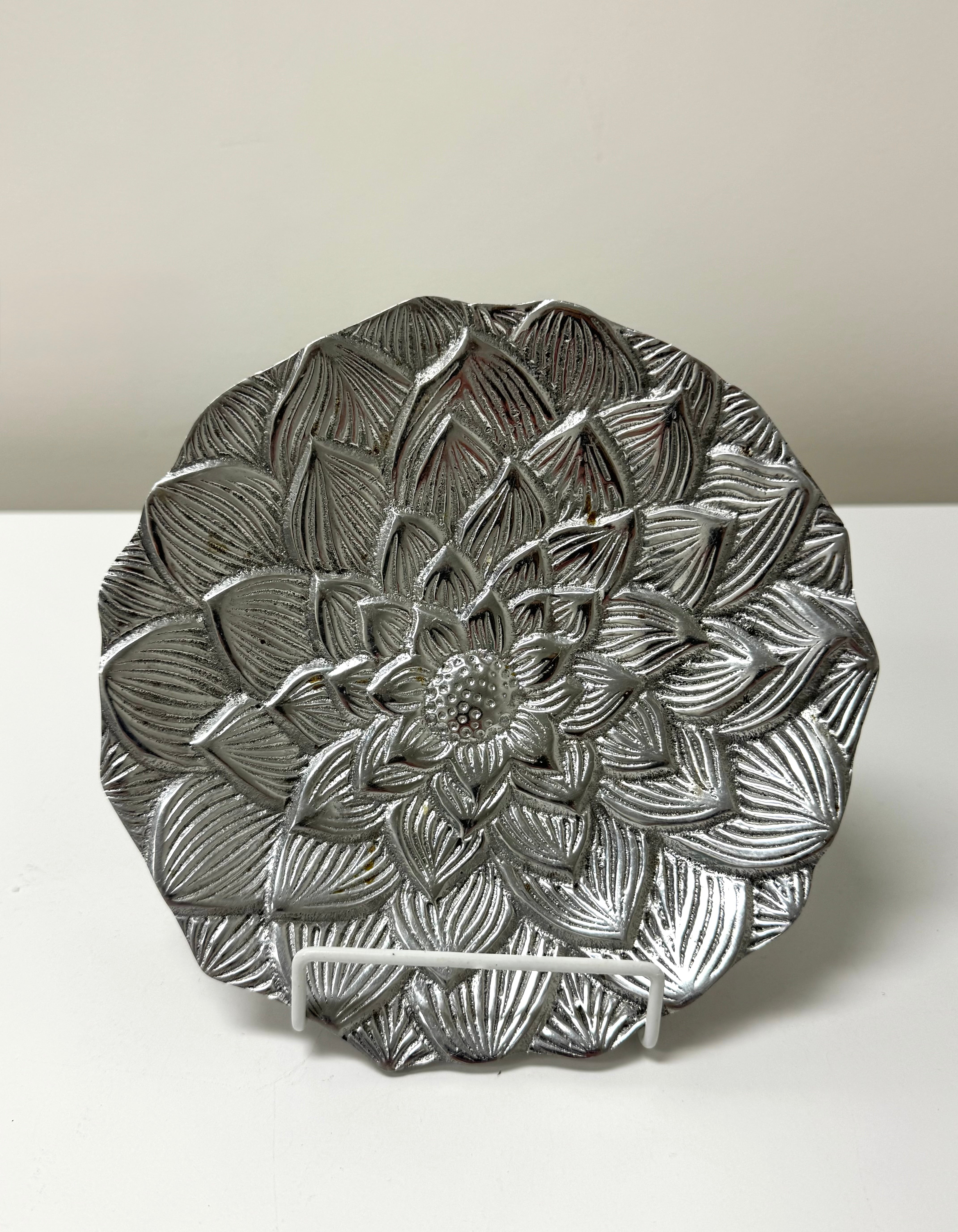 Floral & Leaves Embossed Aluminum Dishes Set of 3