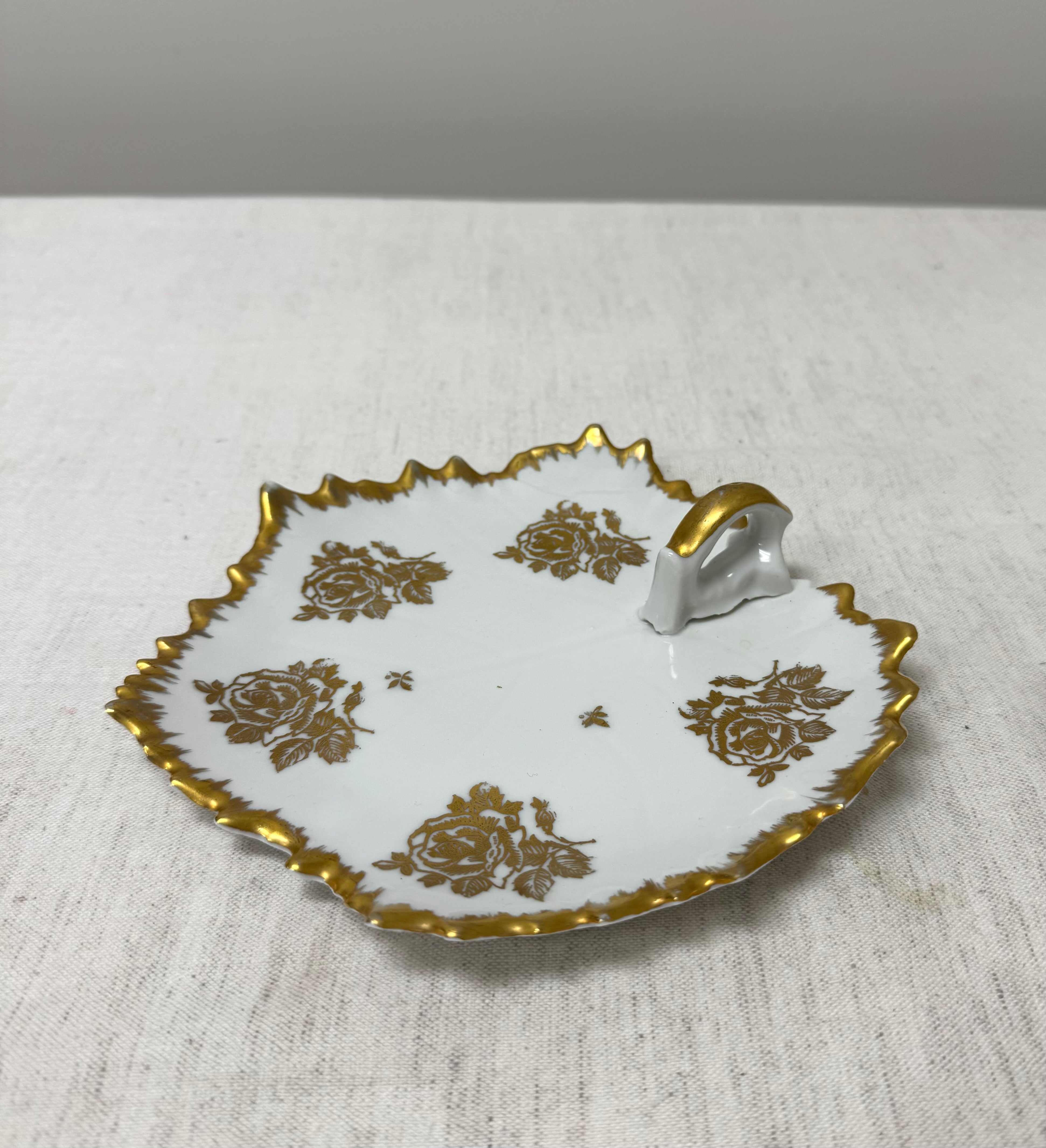 PORCELAINE DE FRANCE 7" Leaf Dish