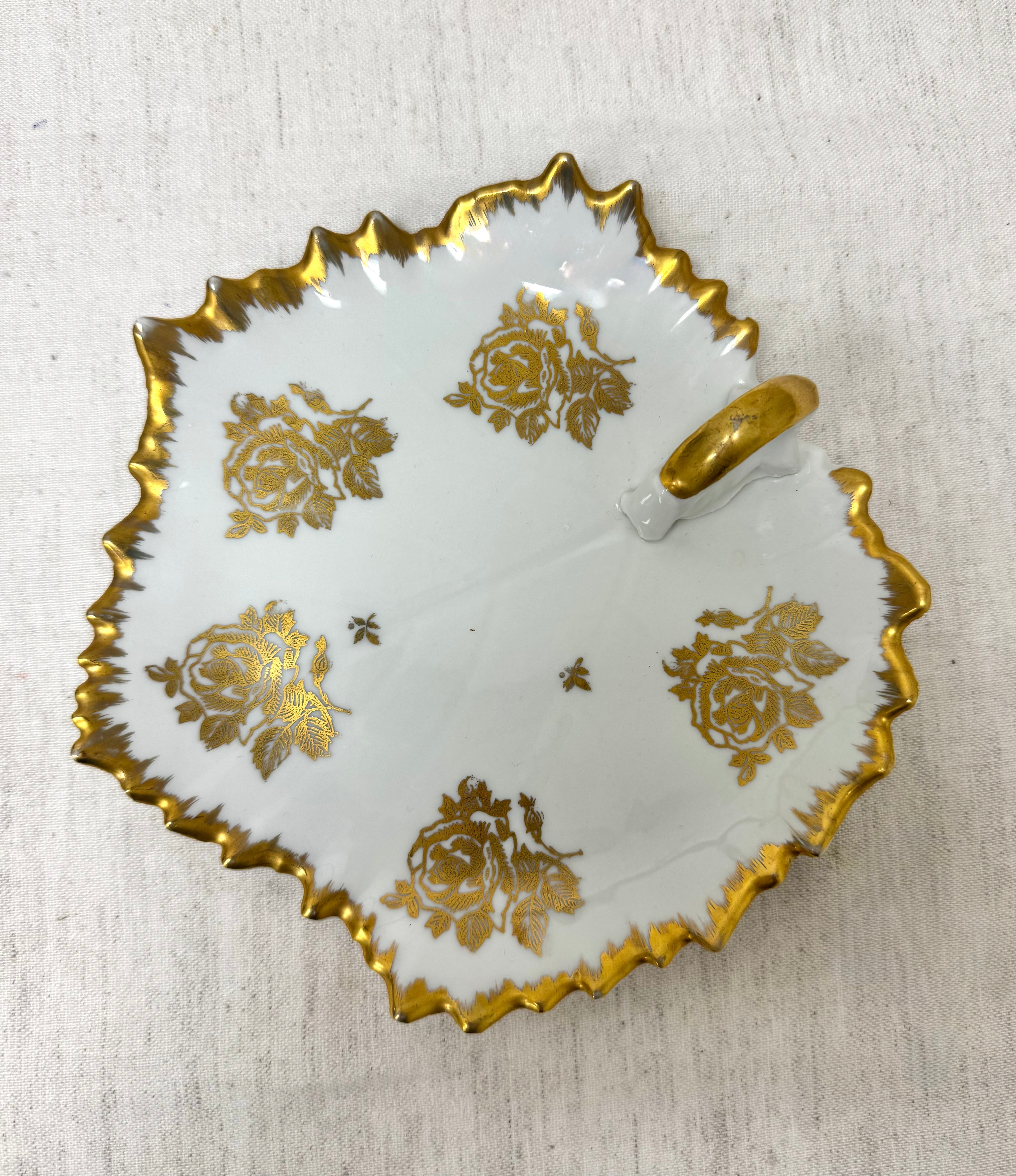 PORCELAINE DE FRANCE 7" Leaf Dish