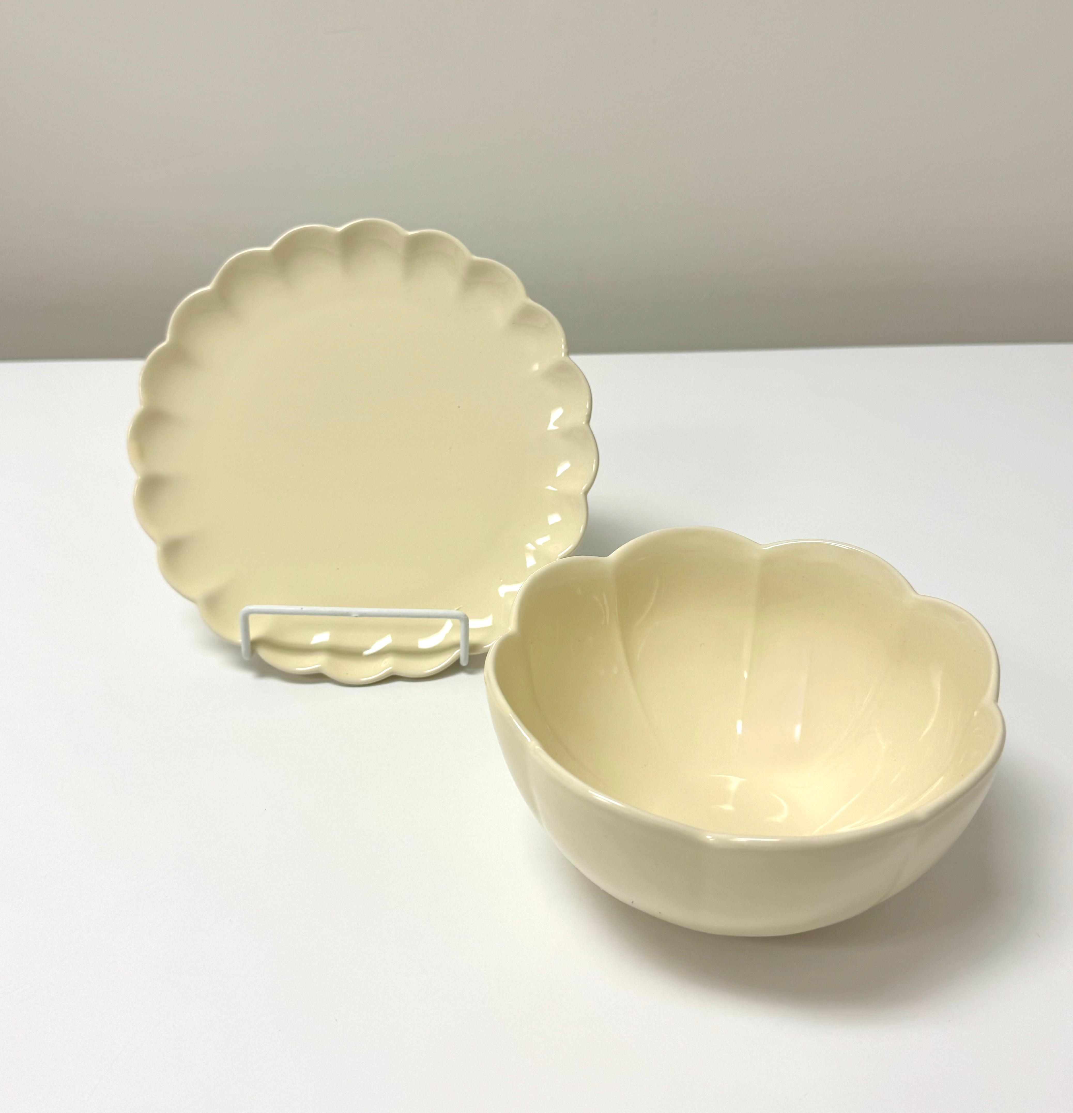 Pale Yellow Petal Bowl & Plate Set