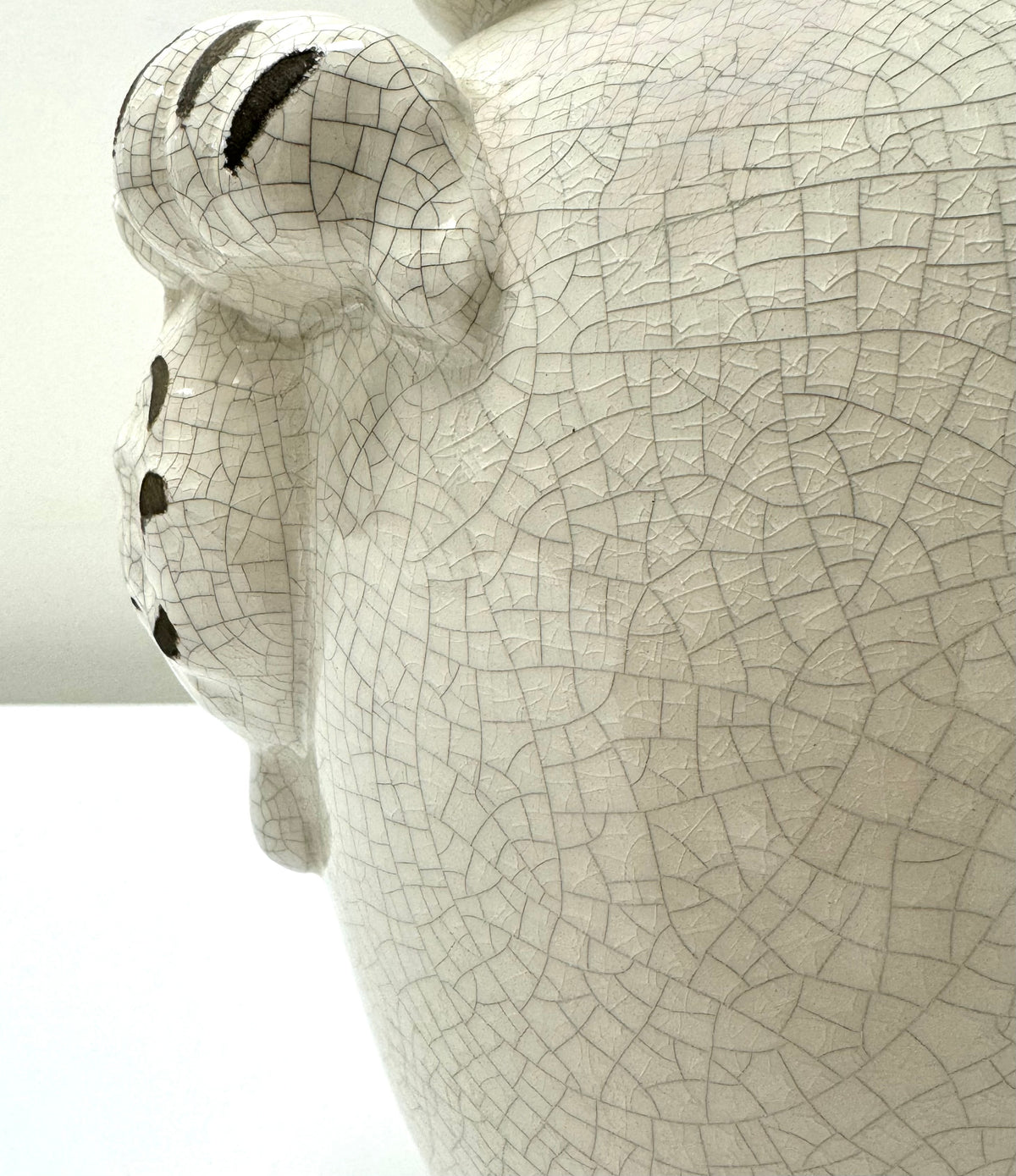 Cream Crackle Glaze Lion Head Vase