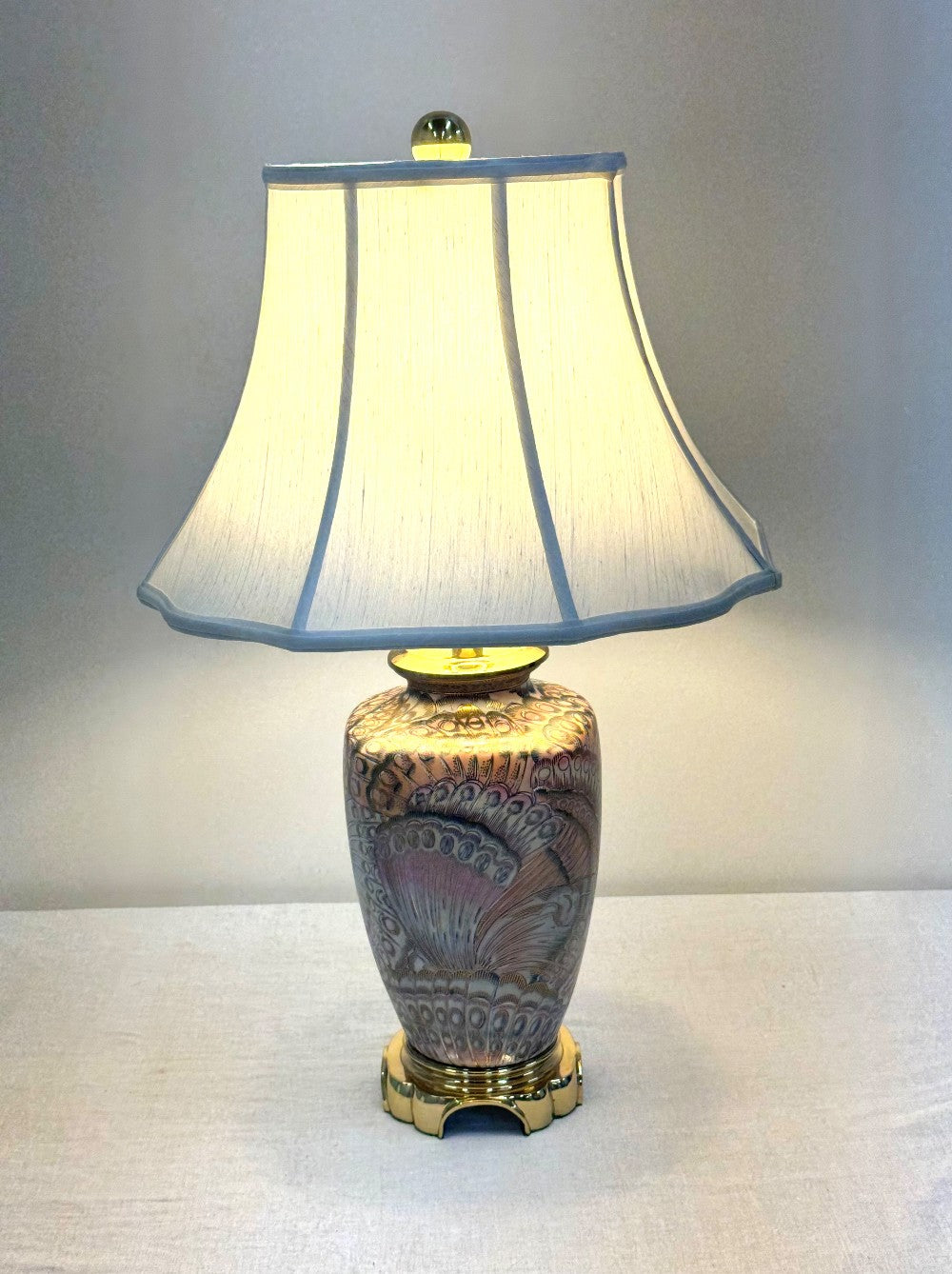 Asian Inspired Feather Motif Lamp|702