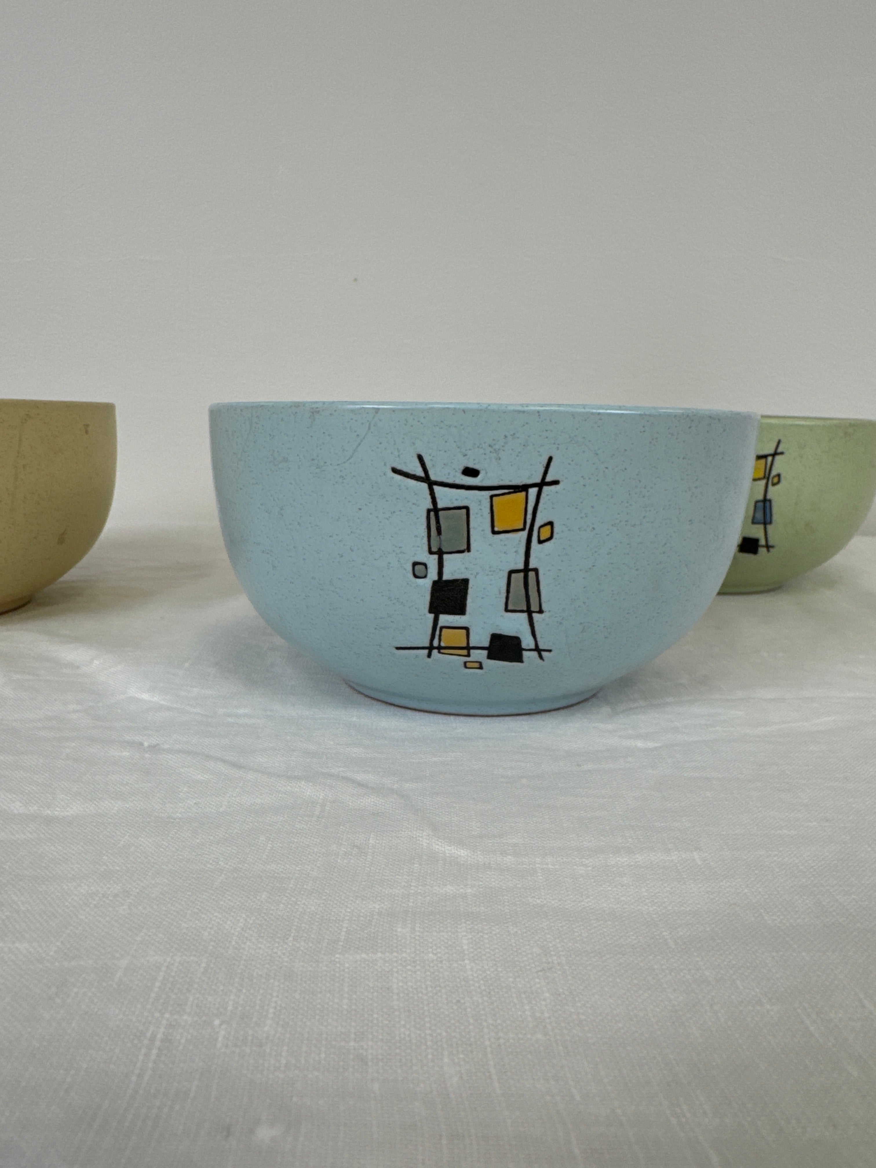 Vintage GRYPHONWARE Bowls Set of 3