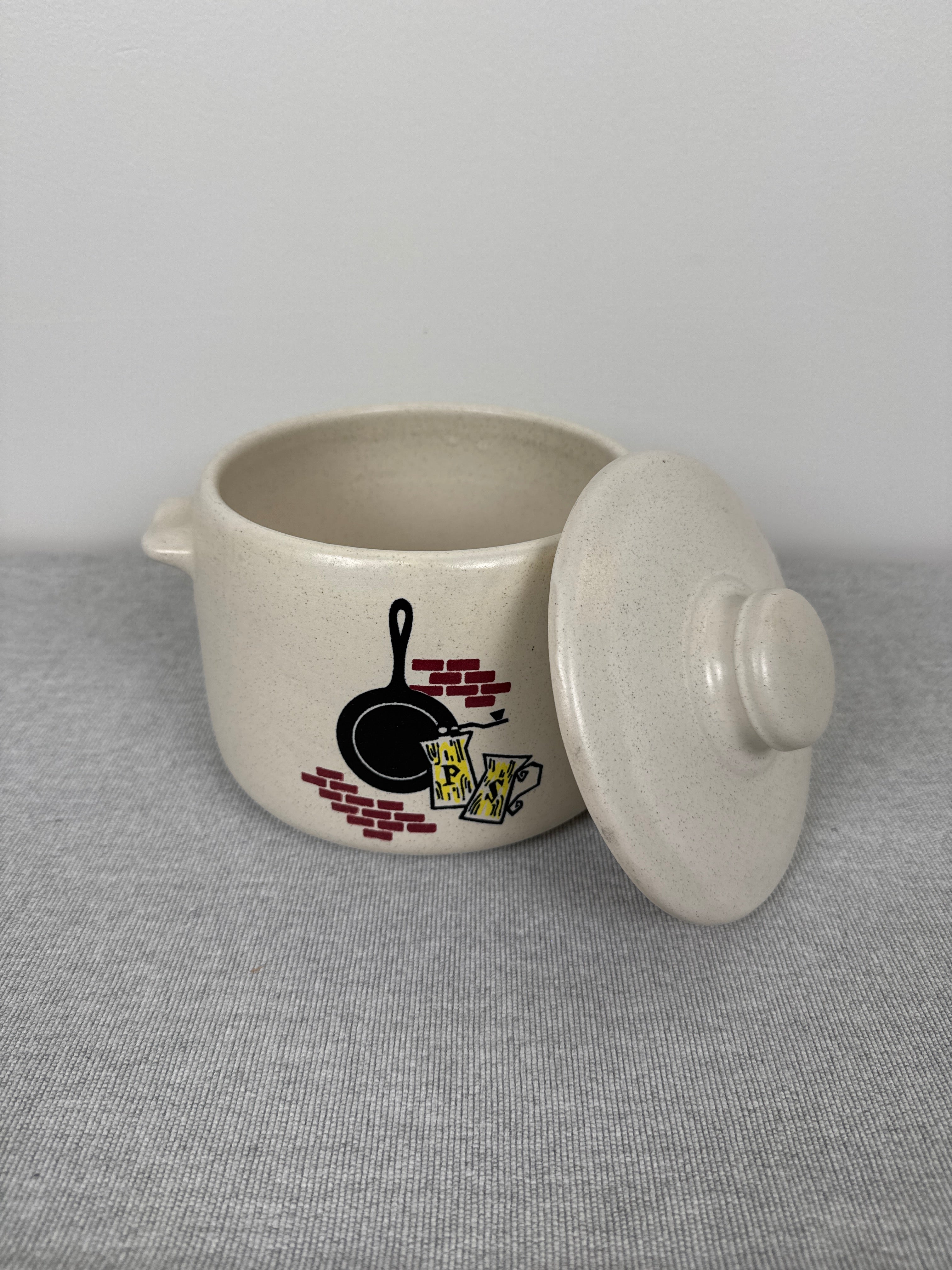 Vintage WEST BEND Lidded Bean Pot