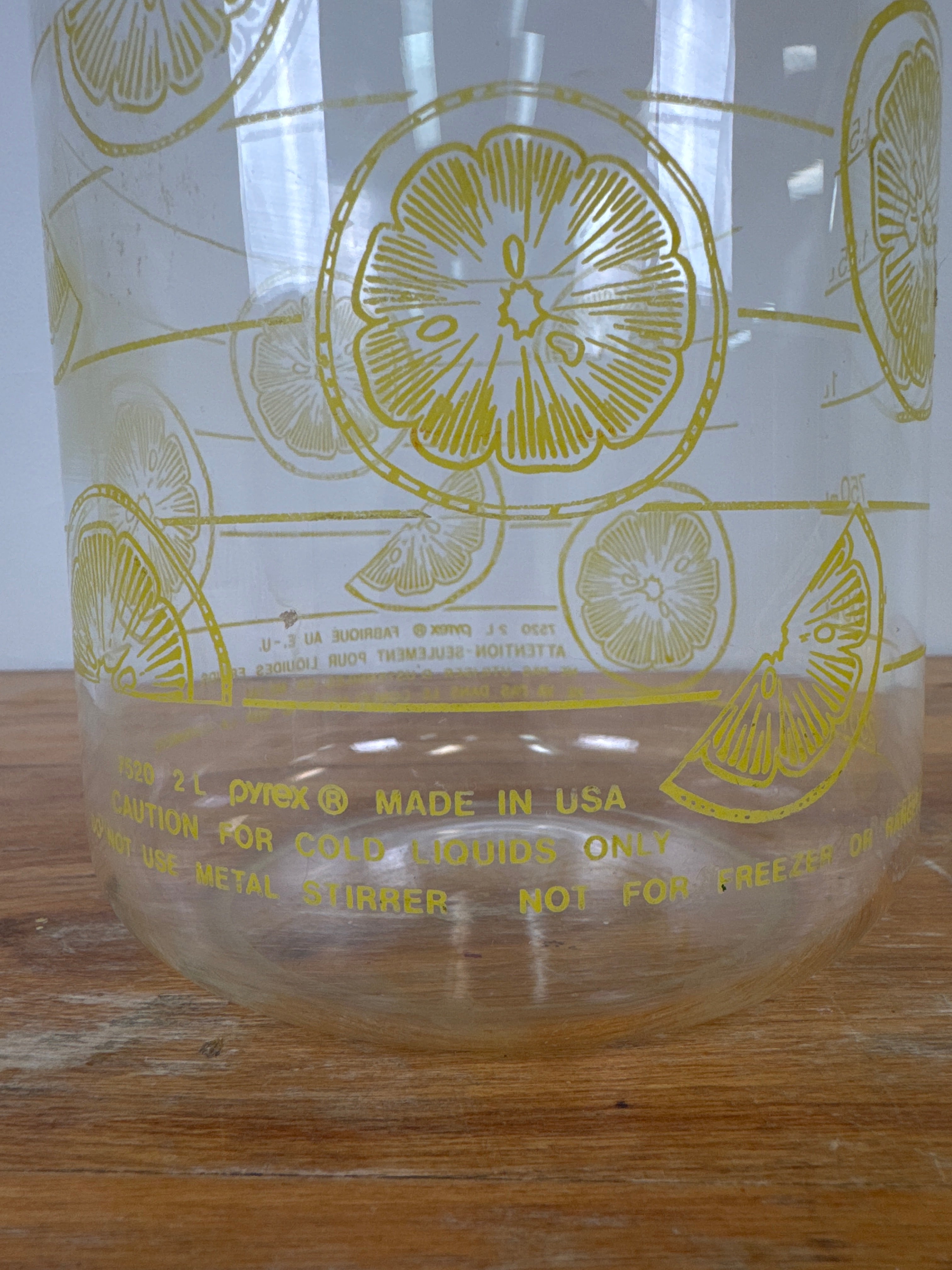 Vintage PYREX 2L Lemonade Pitcher