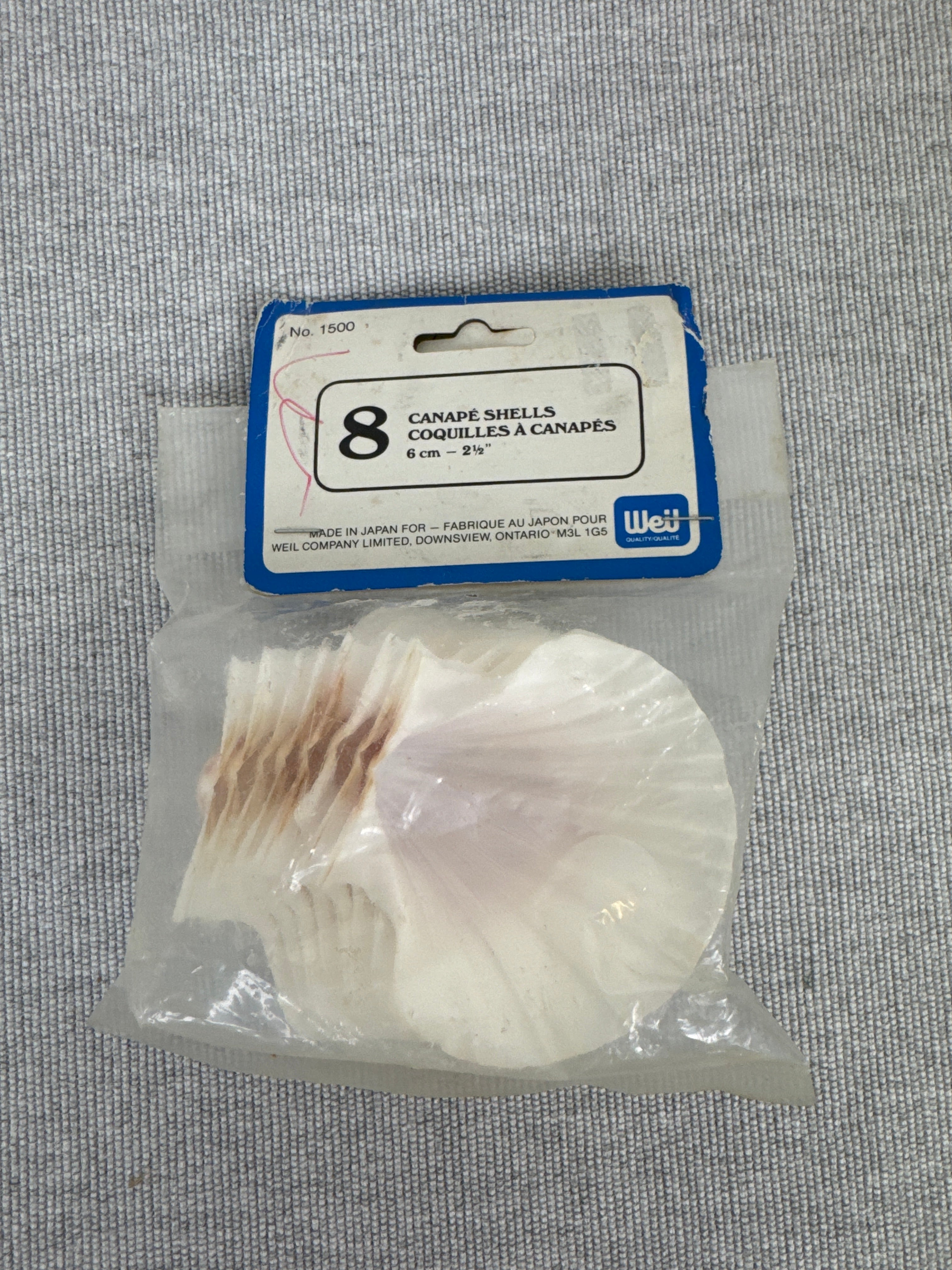 Vintage Set of 8 Canape Shells